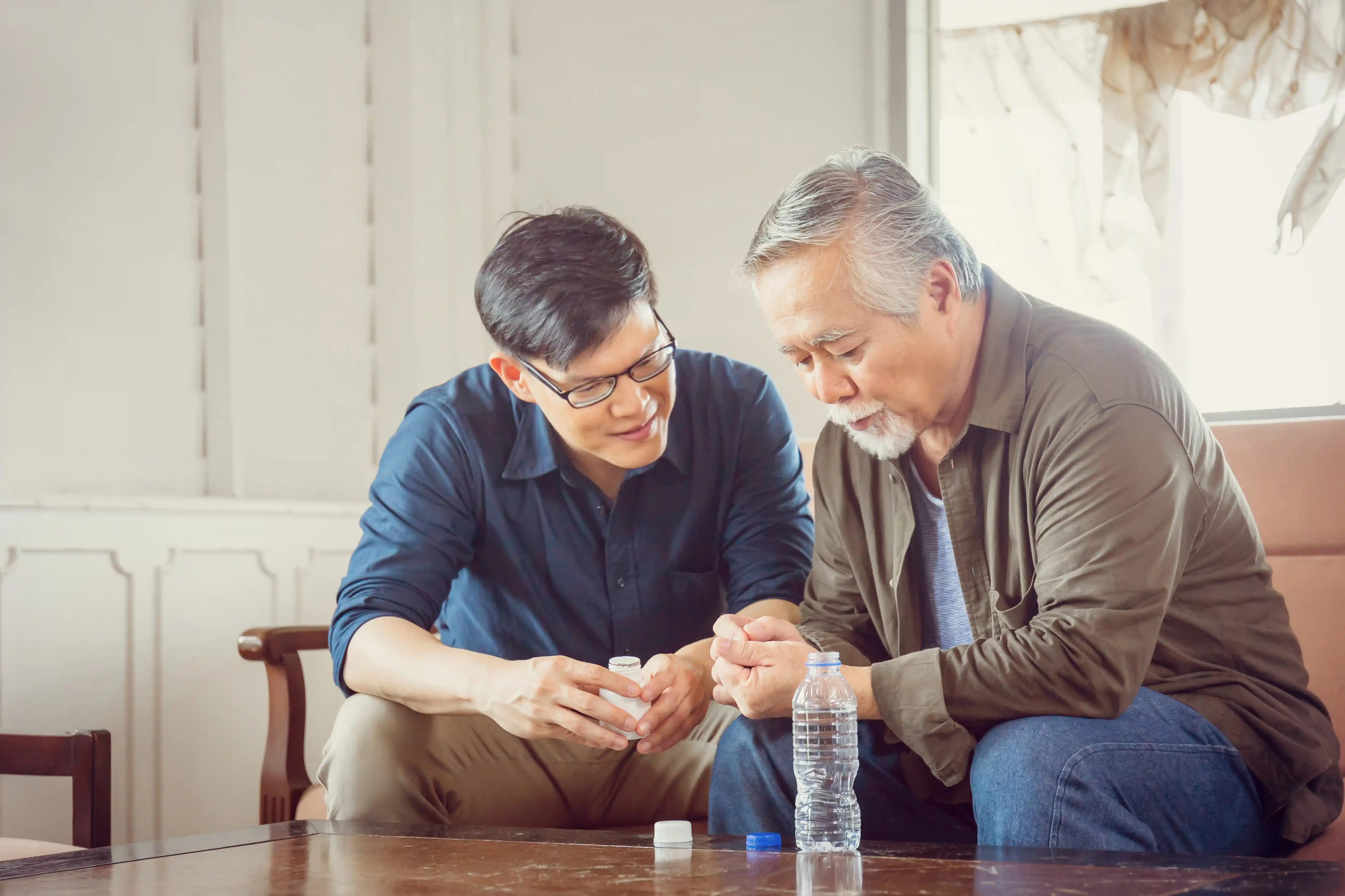 Người cao tuổi gặp khó khăn trong sinh hoạt hằng ngày có nên sử dụng Aged Care?