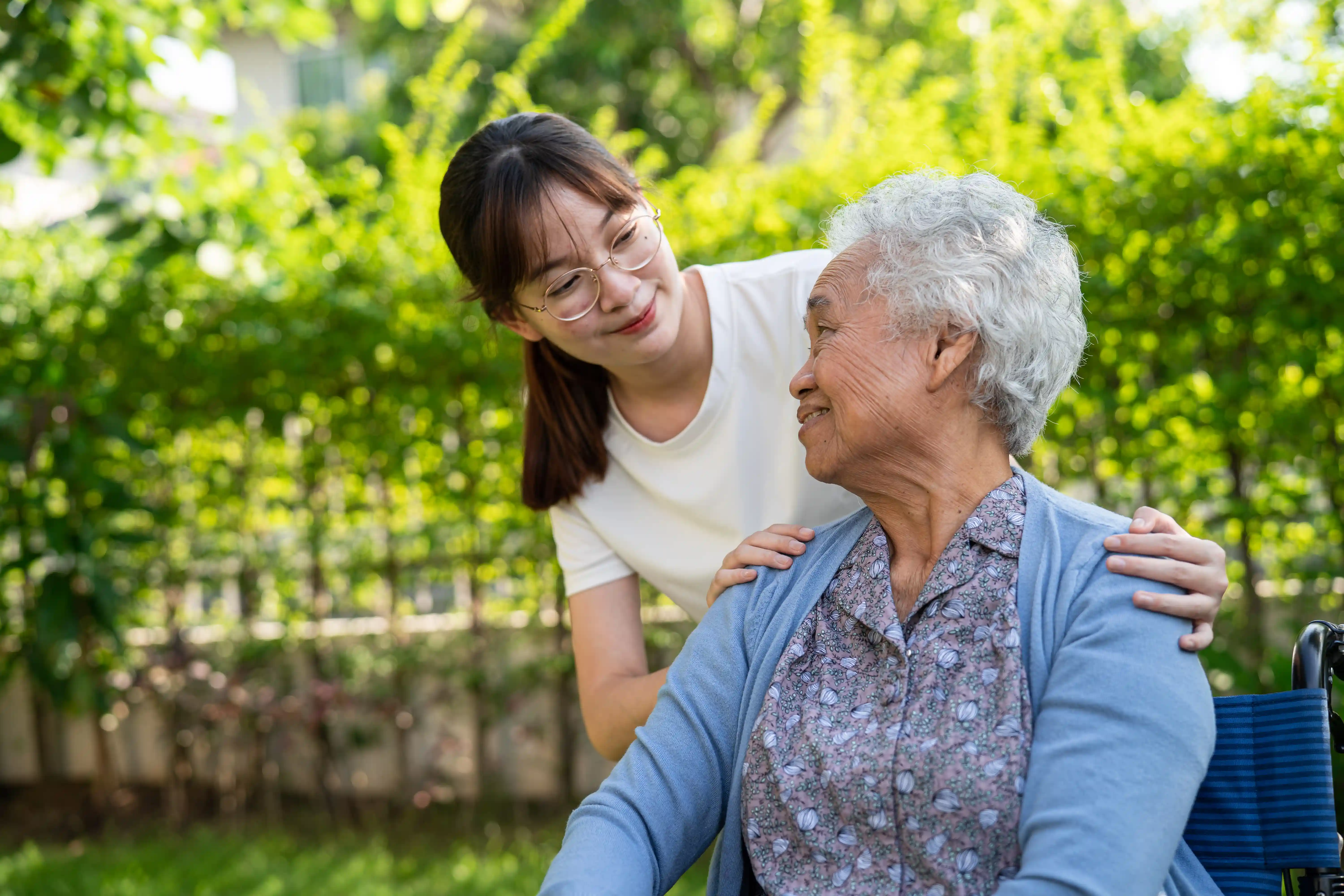 7 Dấu hiệu cho thấy người cao tuổi cần có người chăm sóc